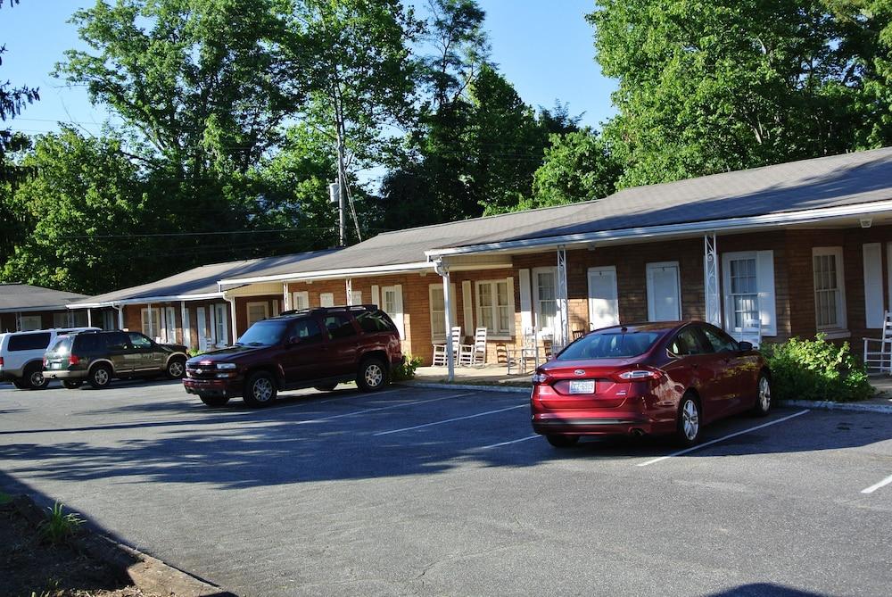 RoseWood Inn photo 16