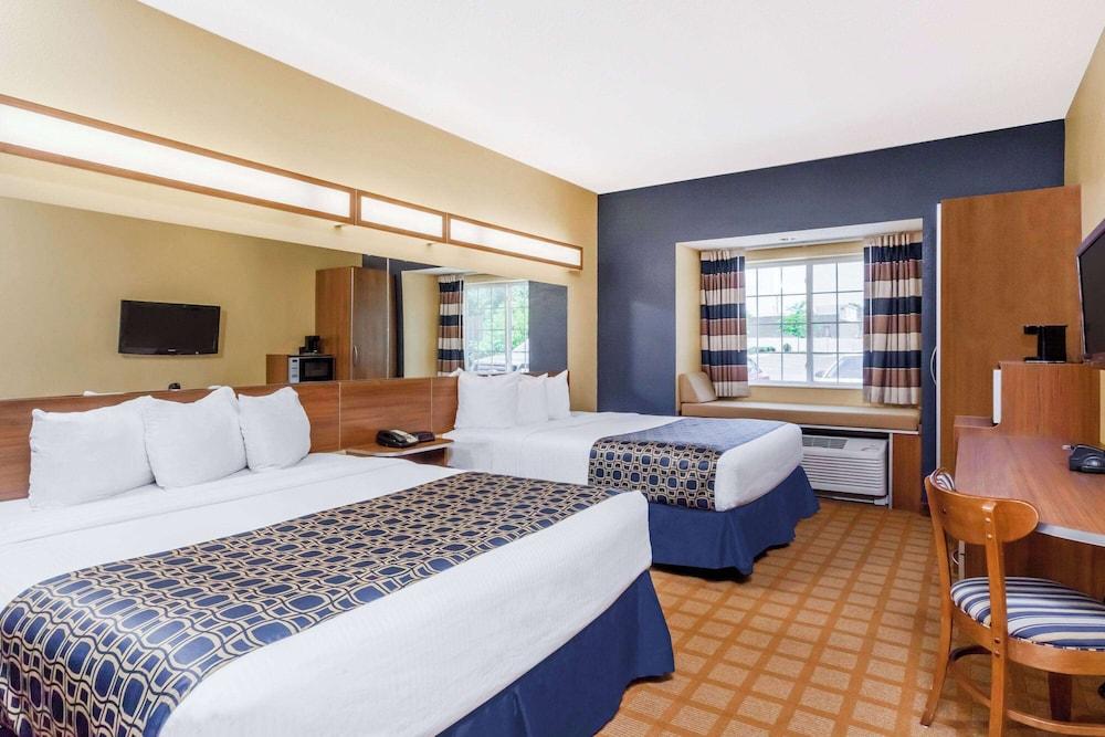 Microtel Inn & Suites by Wyndham Dickson City/Scranton photo 5