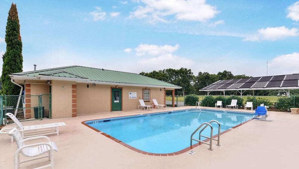 Wildwood Inn photo 72