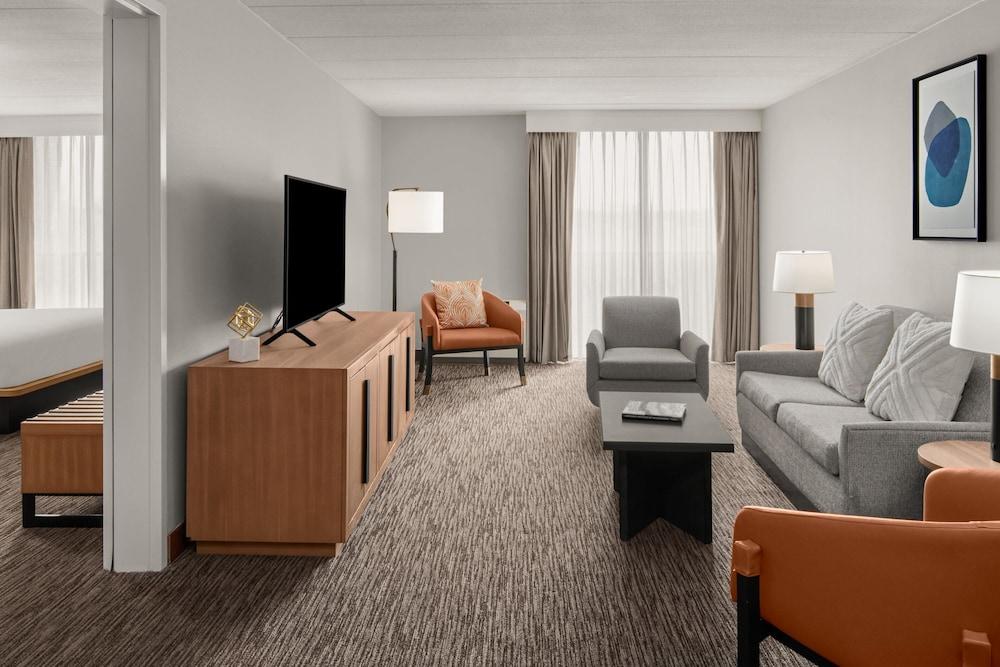 Sheraton Milwaukee Brookfield Hotel photo 11