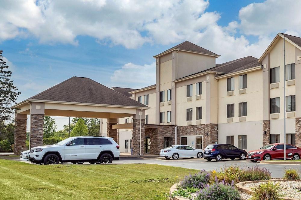 Comfort Inn & Suites North Aurora - Naperville photo 12