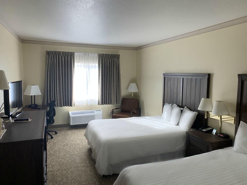Yellowstone Lodge photo 28