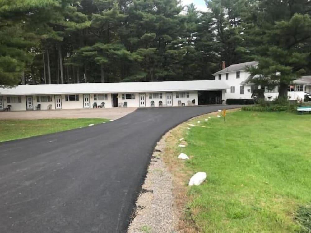 Catskill Motor Court Motel photo 52