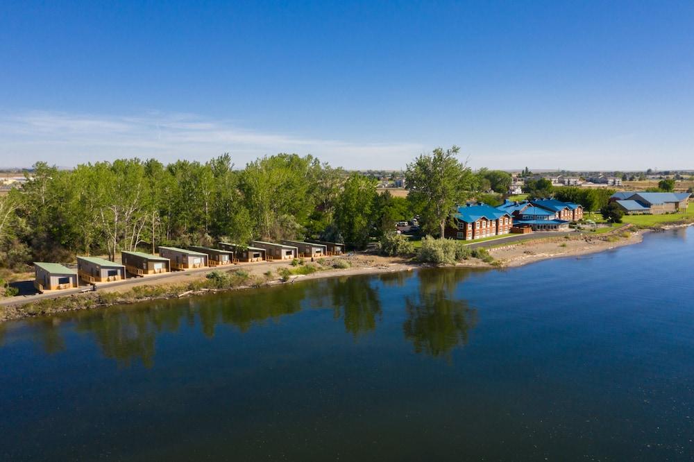 River Lodge And Grill photo 31
