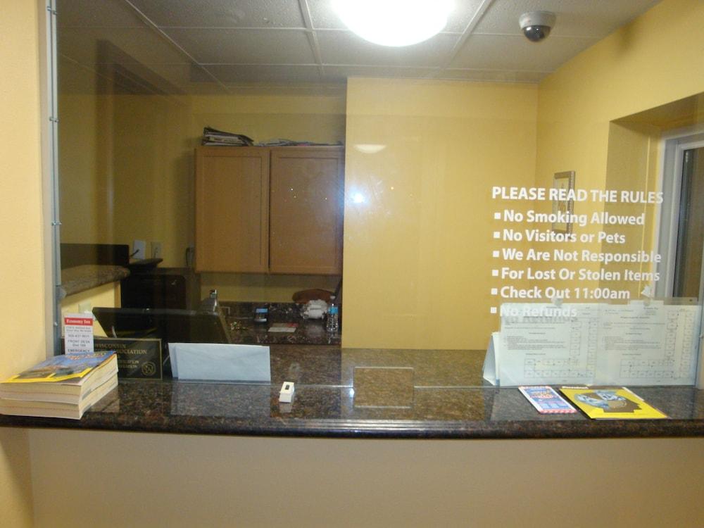 Economy Inn photo 19