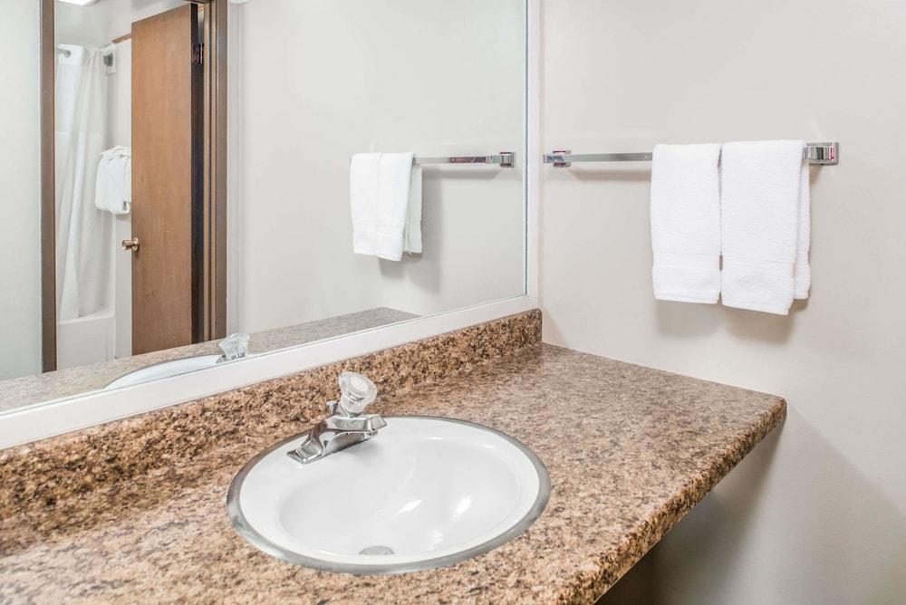 Travelodge by Wyndham Kalispell photo 26