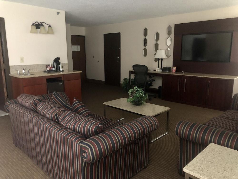 Wyndham Riverfront Little Rock photo 4