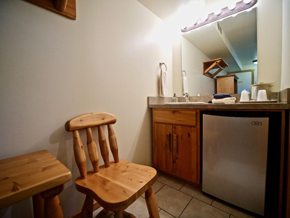 Whaleback Inn photo 41
