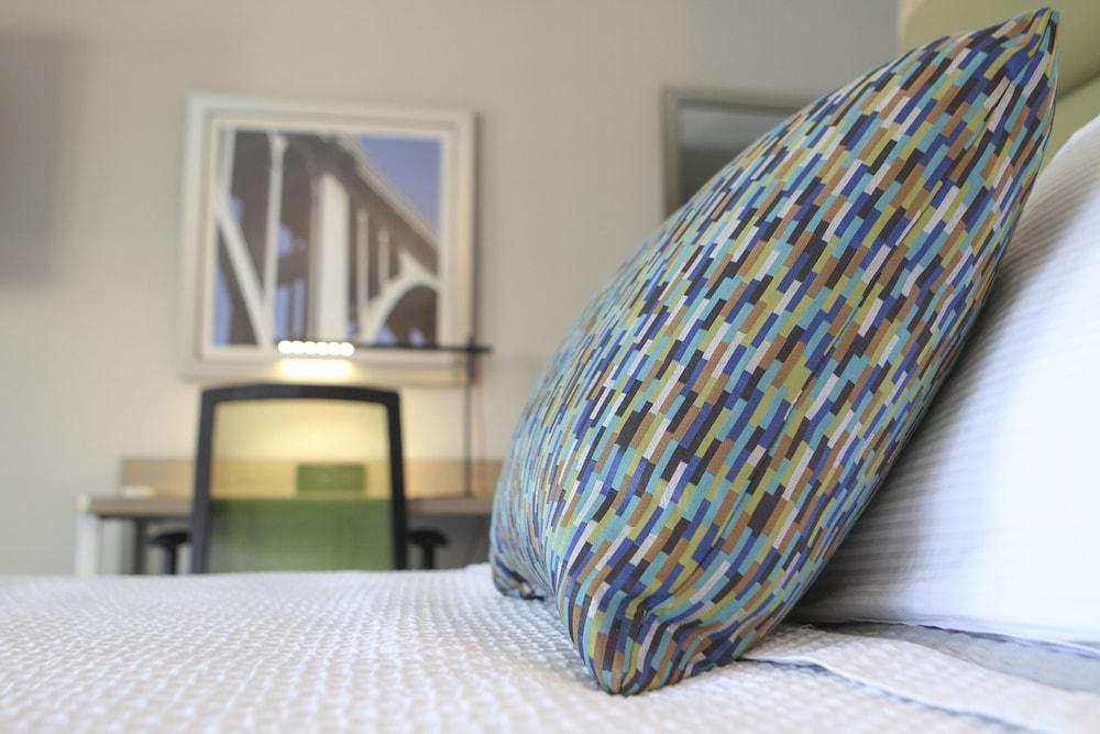 GreenTree Pasadena Inn photo 8