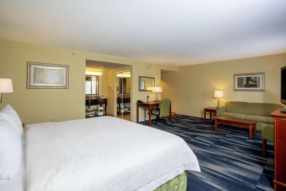 Hampton Inn & Suites Ft. Pierce photo 19