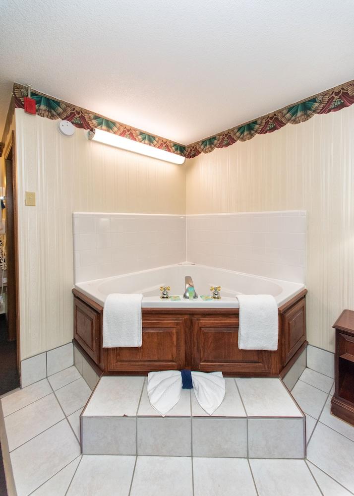 Ozarka Lodge photo 15