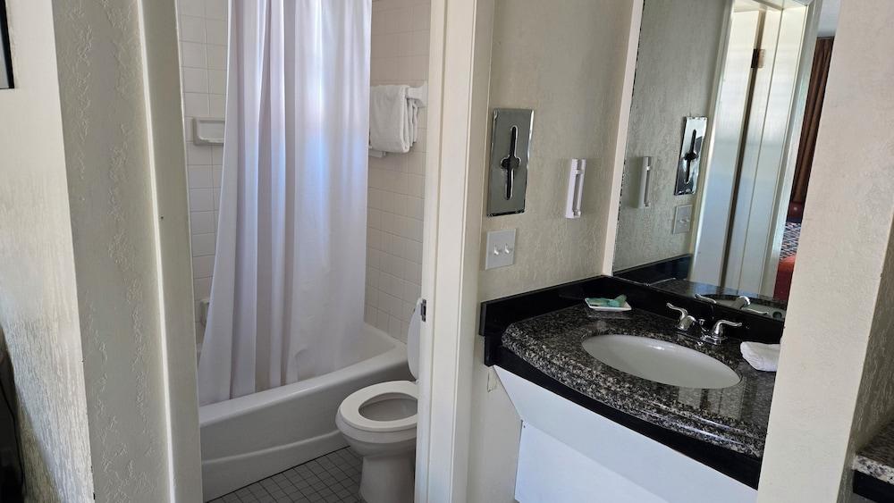 Merida Inn and Suites photo 13