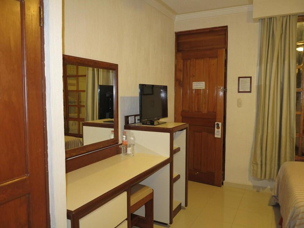 Best Western Oswego Hotel photo 33