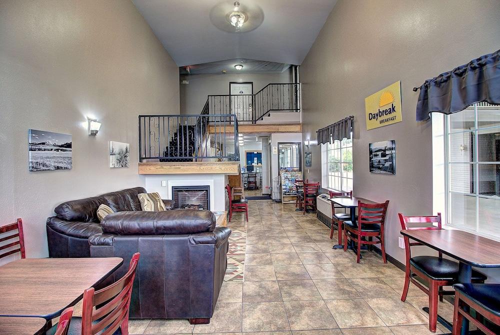 Days Inn by Wyndham Lolo / Missoula Area photo 3