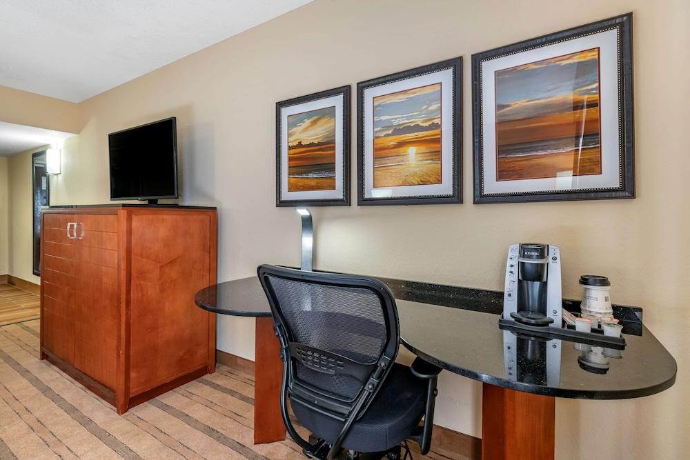 BW Plus Flagler Beach Area Inn & Suites photo 11