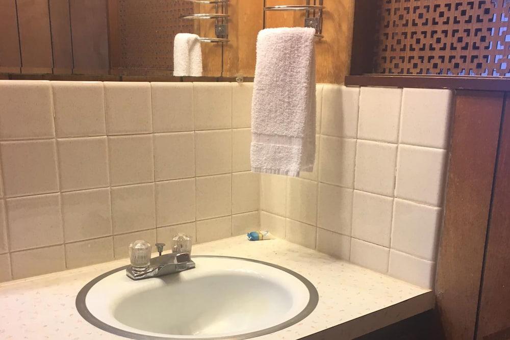 Economy Inn Eldorado photo 26