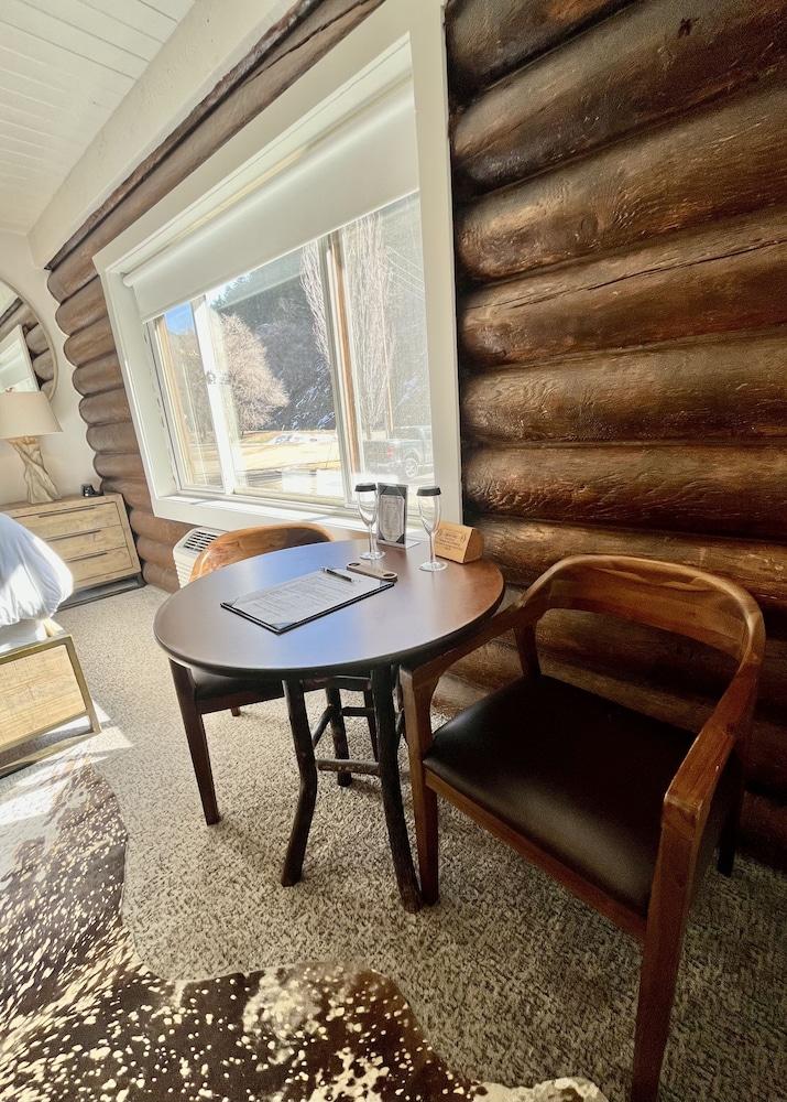 Alaskan Inn photo 2