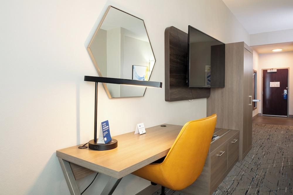 Holiday Inn Express & Suites El Paso West by IHG photo 20