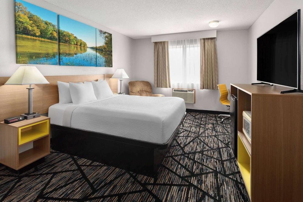 Days Inn by Wyndham Ogallala photo 9