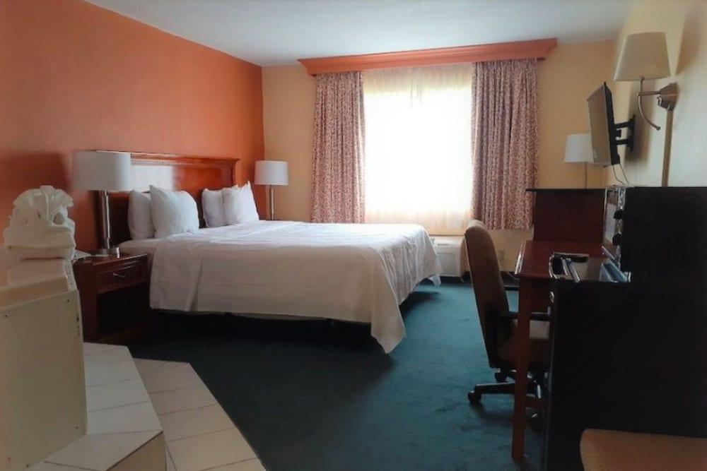 Buckeye Inn Express photo 15