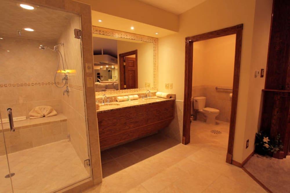 Sybaris Pool Suites Indianapolis photo 33