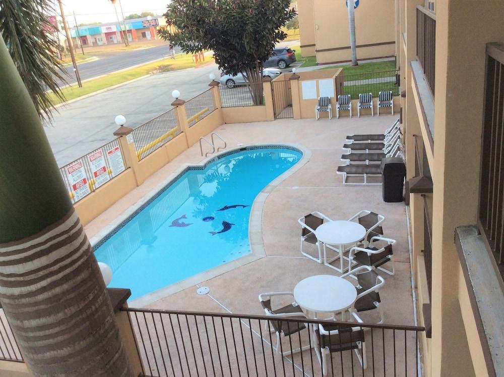 Texas Inn Weslaco photo 47