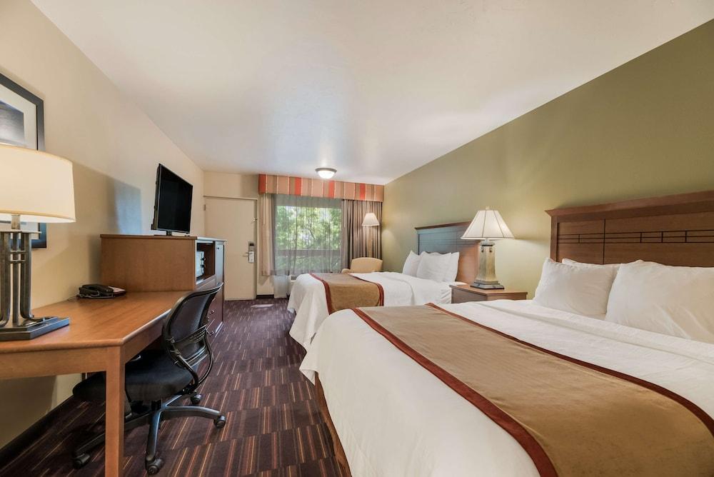 Best Western Town & Country Inn photo 19
