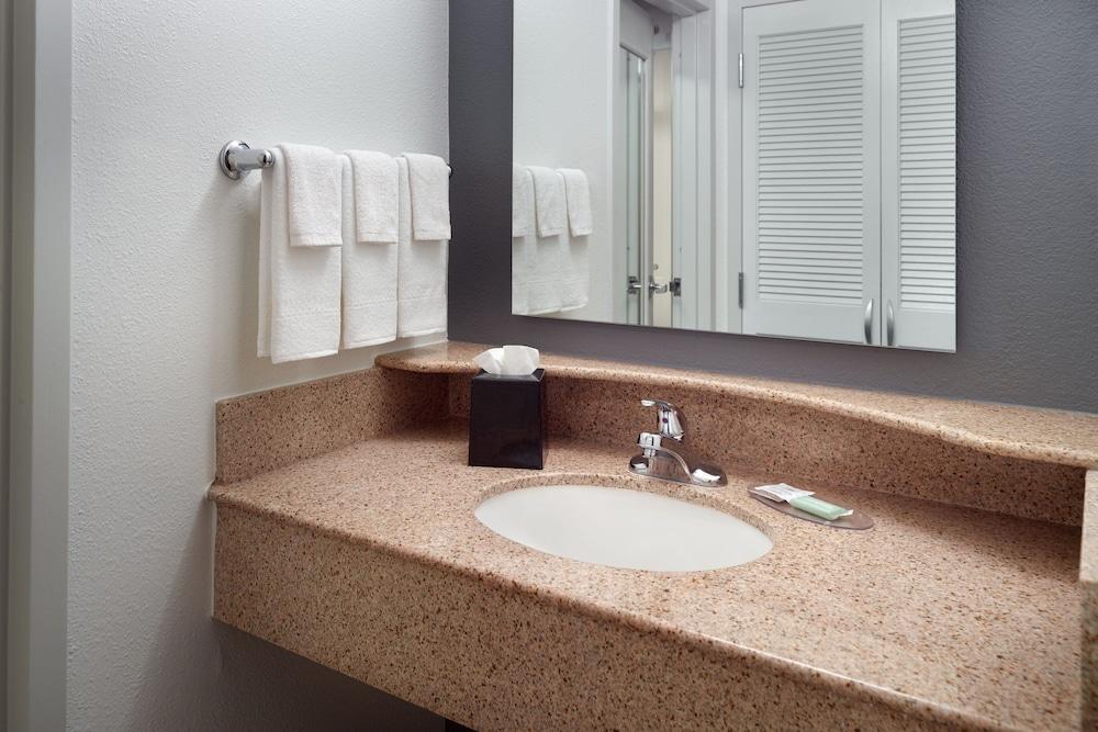 Courtyard by Marriott Tallahassee Downtown/Capitol photo 15
