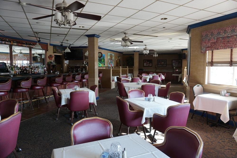 Findlay Inn and Conference Center photo 32
