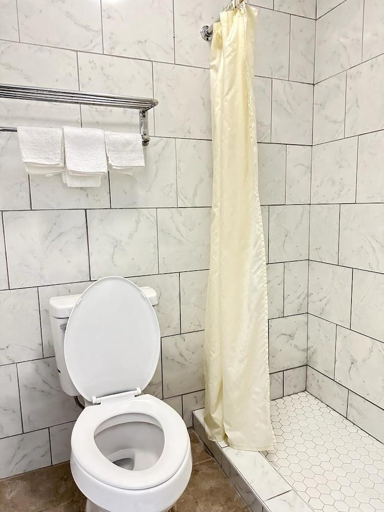 Budget Inn photo 26