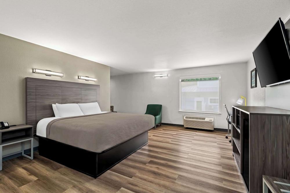 Quality Inn & Suites Biloxi - Ocean Springs photo 19