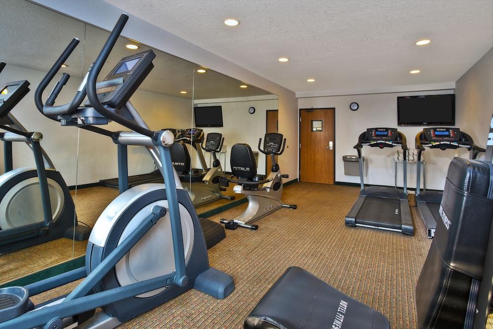 Holiday Inn Express & Suites Petoskey by IHG photo 52