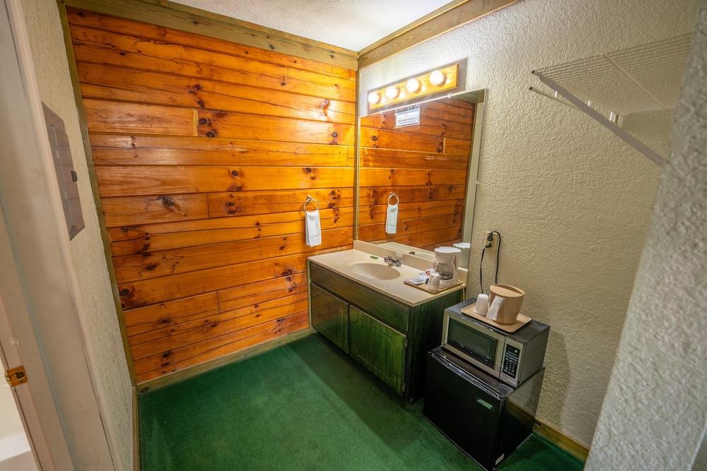 Fishtale Lodge photo 57