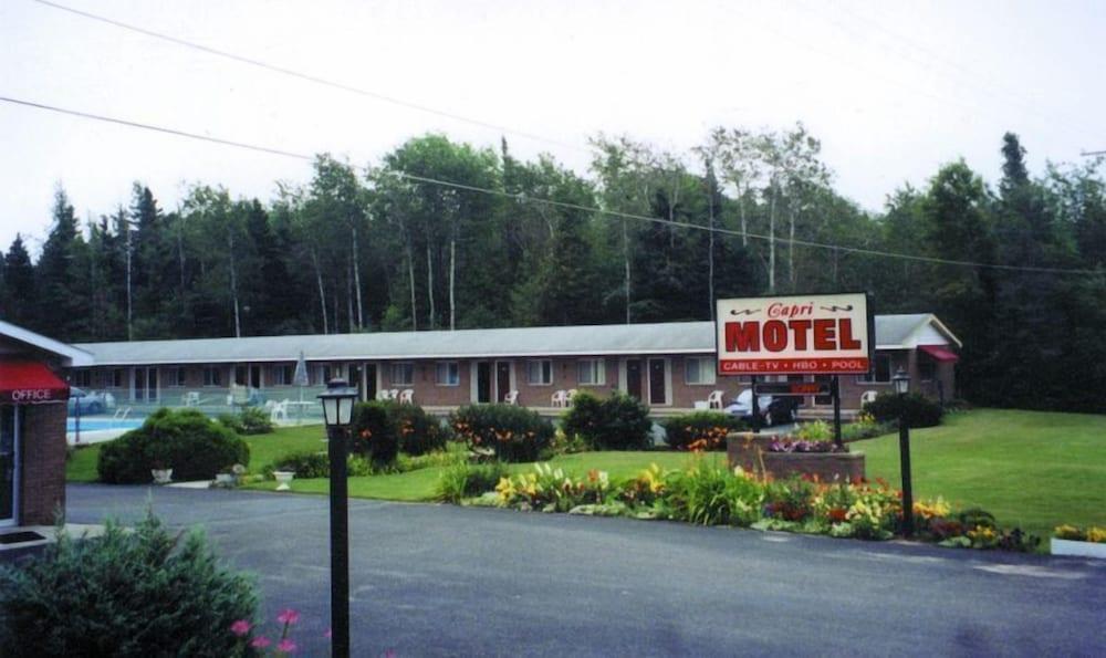 Capri Motel photo 1