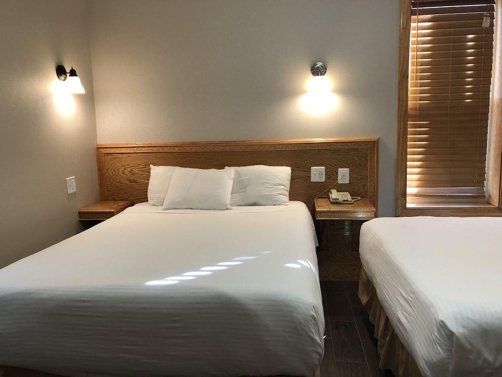 District Hotel photo 10