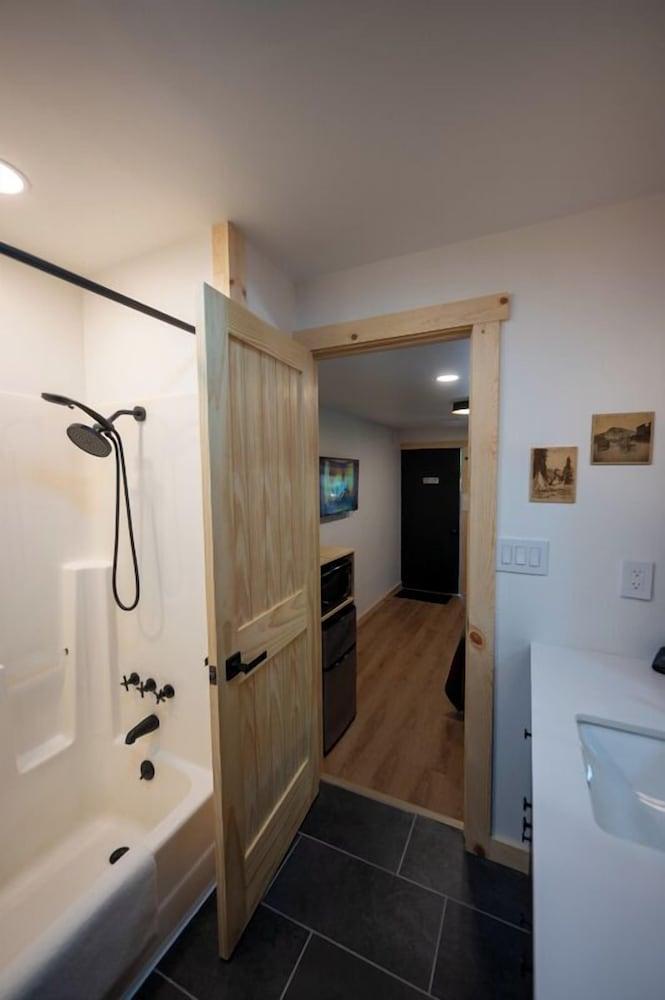The Woodsman Lodge photo 19
