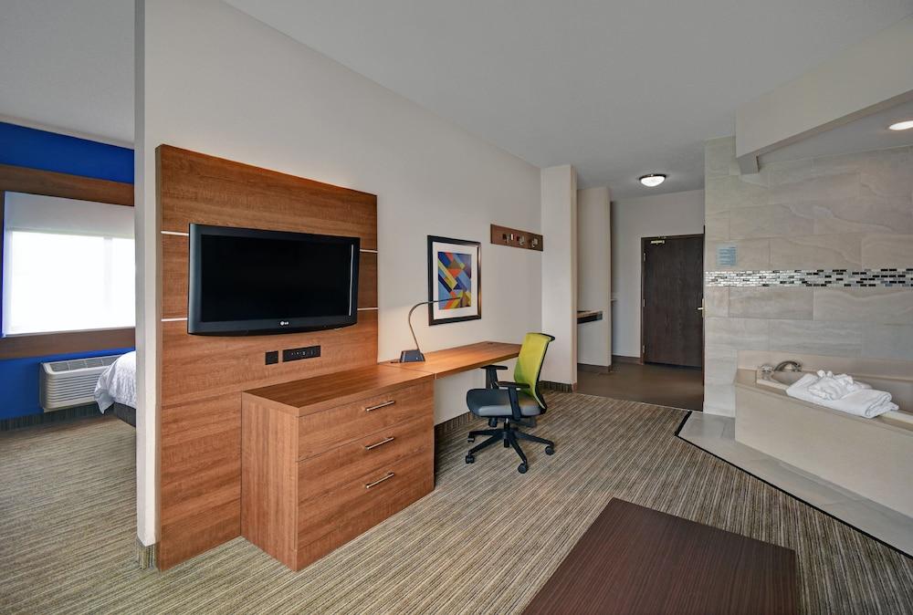 Holiday Inn Express Marshall by IHG photo 10