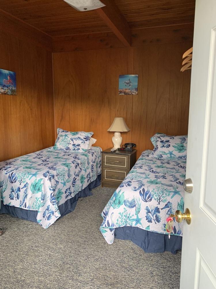 Curley's Resort & Dive Center photo 23