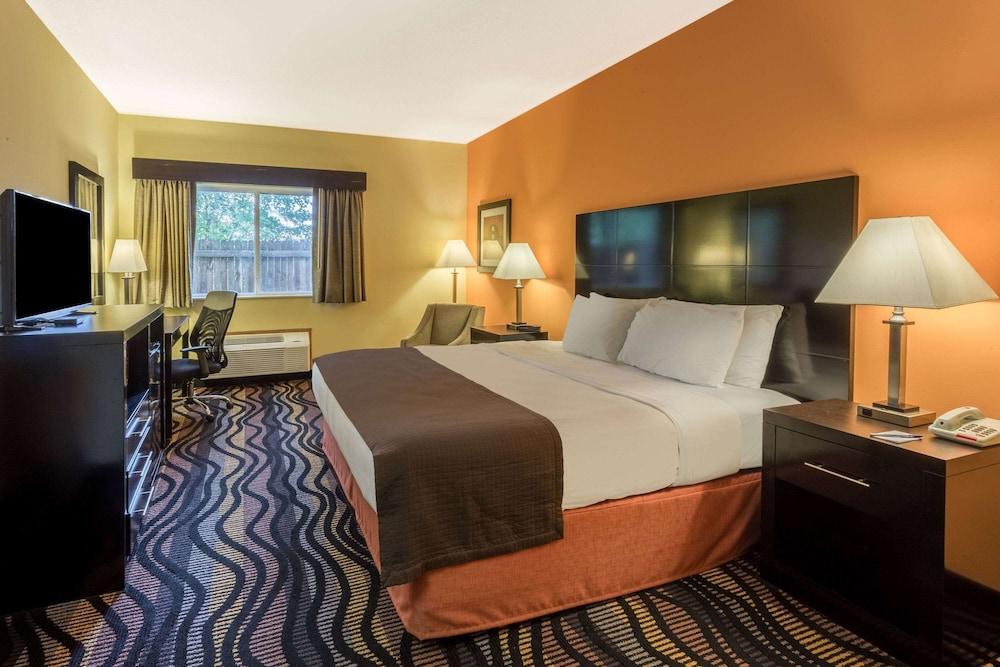 AmericInn by Wyndham Streator photo 20