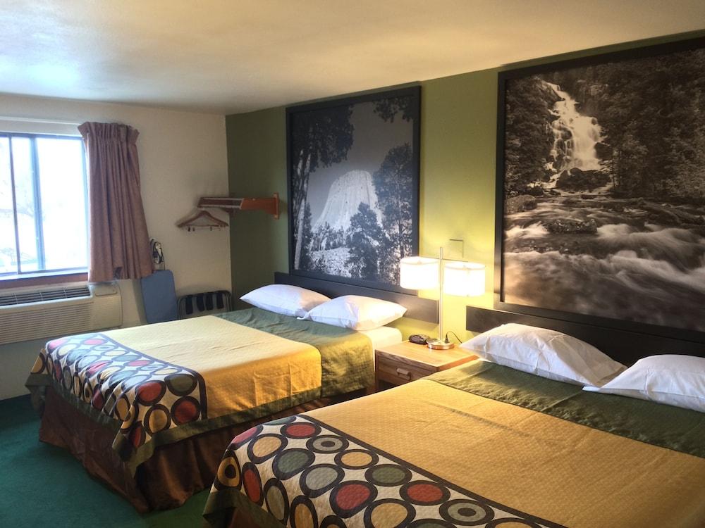 Super 8 by Wyndham Buffalo photo 24