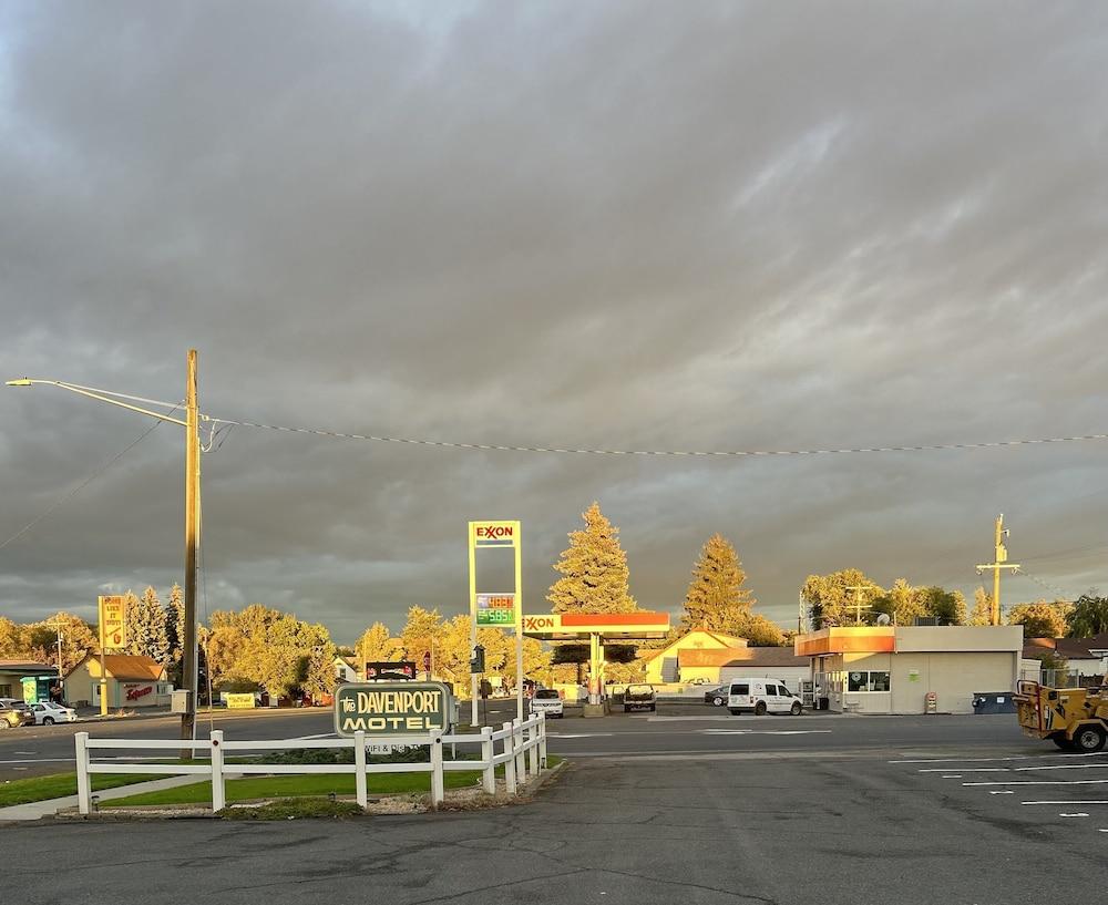 The Davenport Motel photo 18