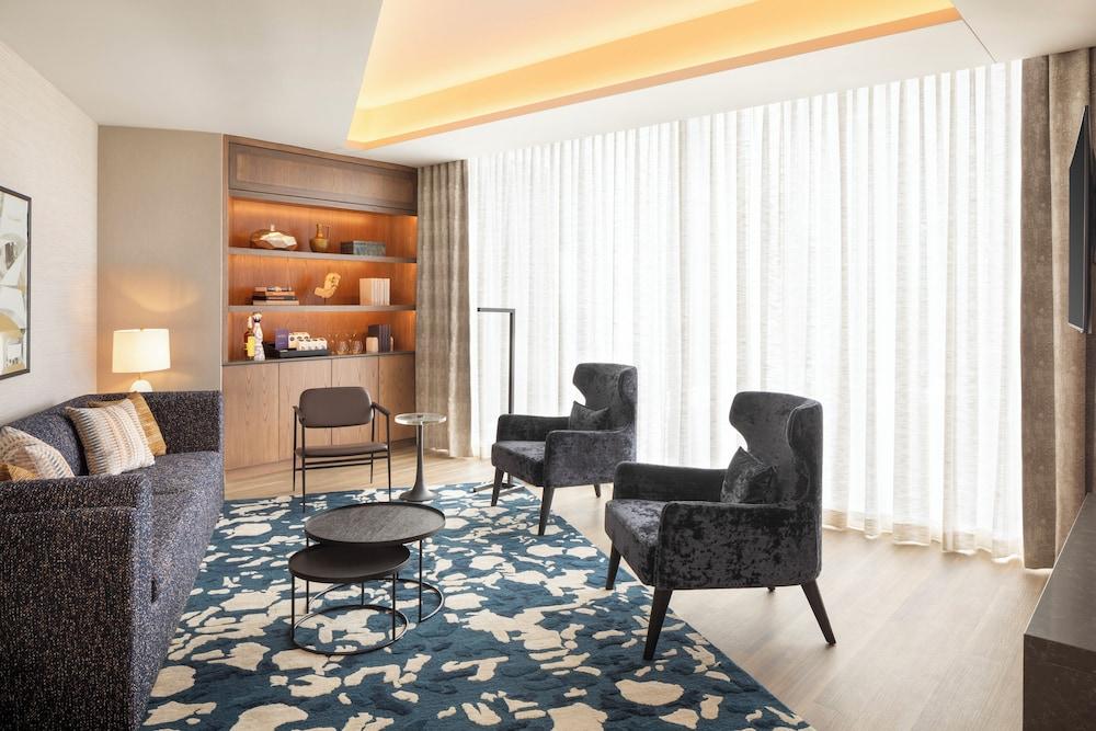 Caesars Republic Scottsdale, a Hilton Hotel photo 30