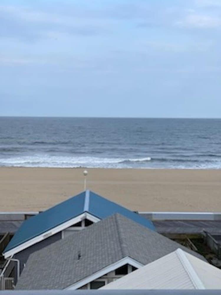 Casablanca Oceanside Inn photo 26