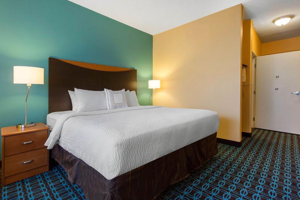AmericInn by Wyndham St. Cloud MN Shopping Area photo 6