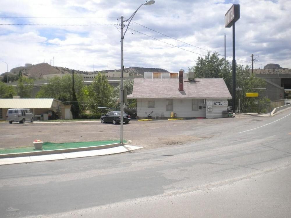 Riverside Motel photo 7