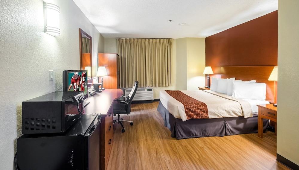 GreenTree Inn Houston IAH Airport photo 18