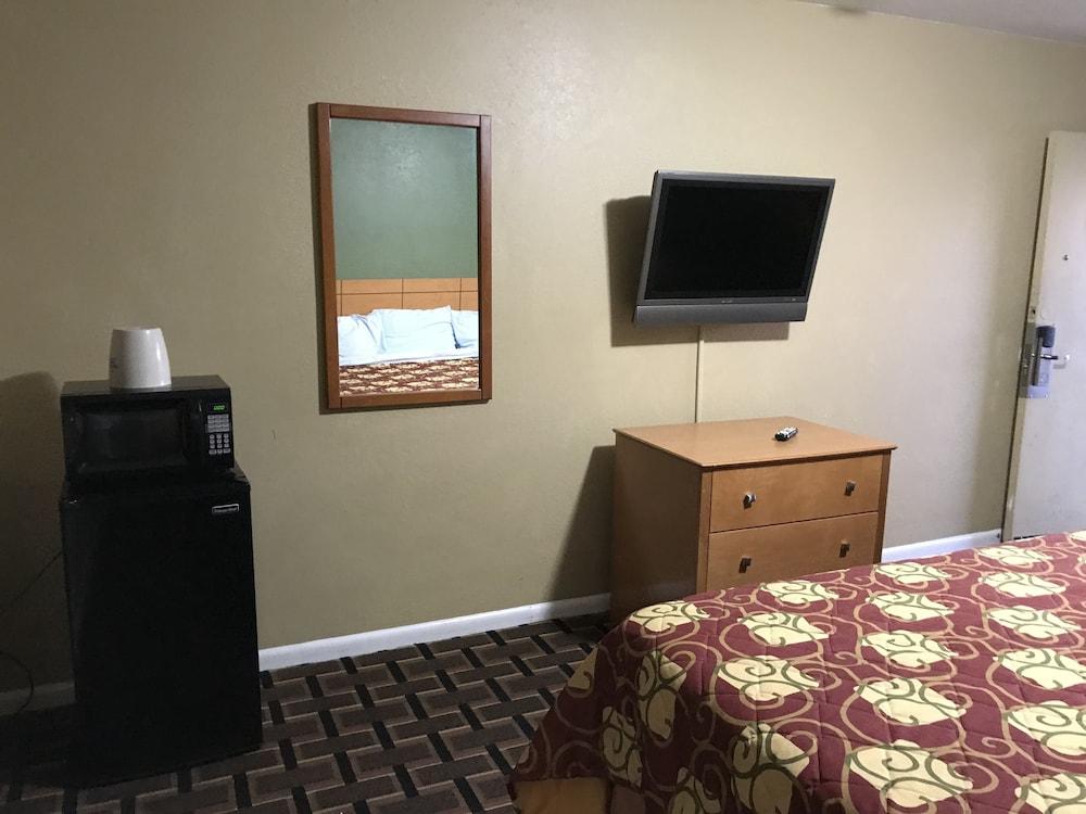 Princess Motel Maryville photo 21