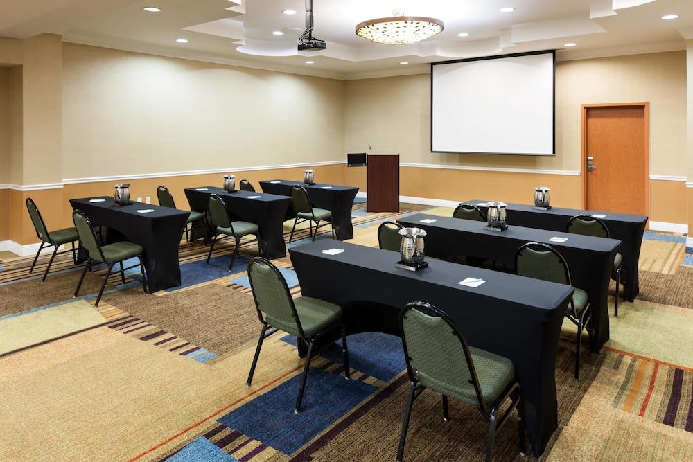 Fairfield Inn & Suites by Marriott Jacksonville Butler Blvd photo 12