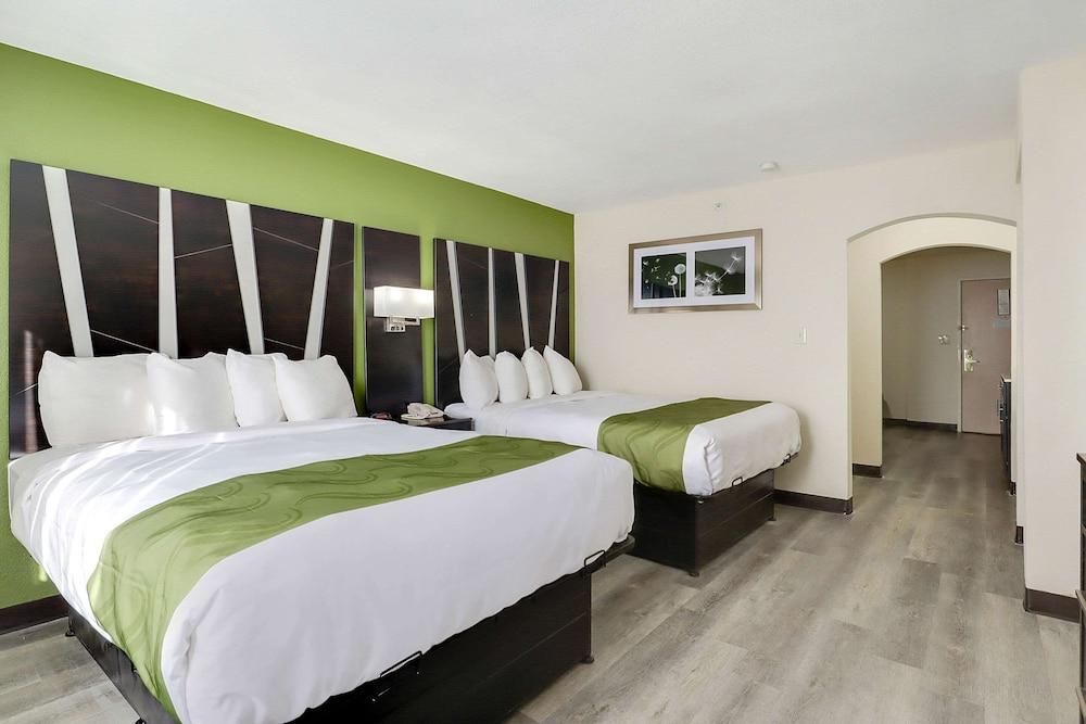 Quality Suites Albuquerque Airport photo 5