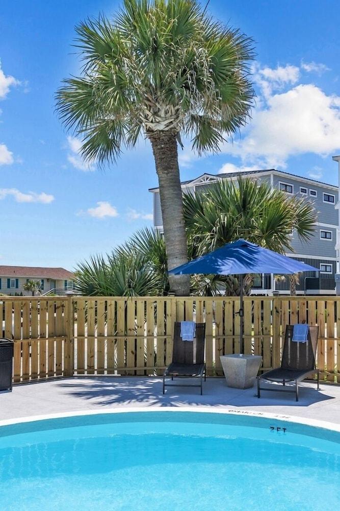 The Beach House Motel & Suites photo 9